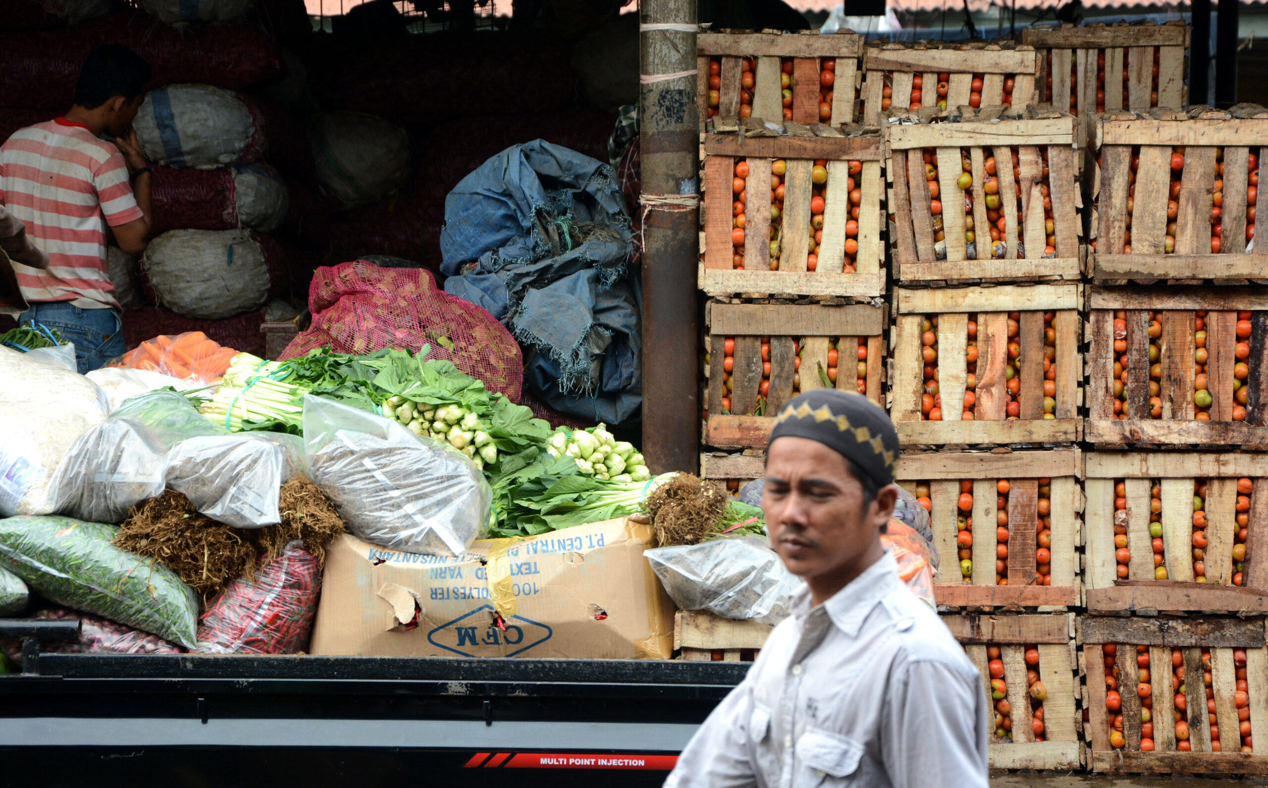 Harga cabai disejumlah pasar tradisional di Tangerang, Kamis (11/01/2023 mengalami trend penurunan harga cabai merah besar turun jadi Rp36.050 per kg, cabai merah keriting turun 2,7 persen jadi Rp39.700 per kg, cabai rawit hijau juga turun 1,81 persen jadi Rp48.750 per kg, cabai rawit merah turun 5,7 persen jadi Rp57.950 per kg