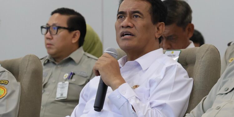 Mentan Amran saat memberikan arahan pada 'Apel Nasional Penyuluh Pertanian' secara daring, Kamis (20/11/25).