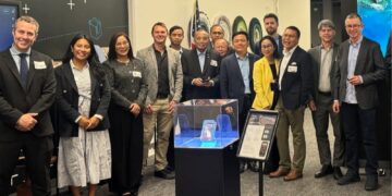 Foto: Para Duta Besar ASEAN dari Washington, D.C. berkunjung ke Planet Labs Corp. di San Francisco, 13 Agustus 2026, dan diterima pendiri sekaligus Chief Strategy Officer Planet Labs Robbie Schingler. Dubes RI Indroyono Soesilo turut hadir dalam kunjungan tersebut.